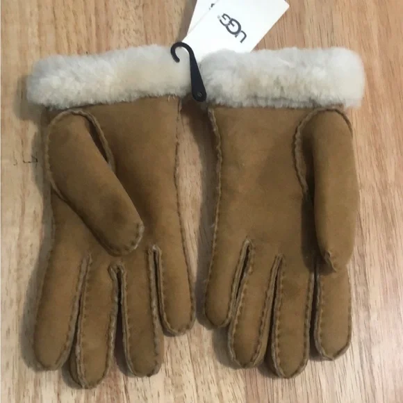 UGG Single Point Hand Sewn Water Resistant Chestnut Sheepskin Gloves - Picture 2 of 2